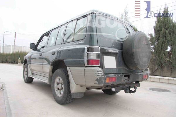 Anhängerkupplung für Mitsubishi Pajero V20, V40, Classic, kurzer u. langer Radstand 2001-2004 Ausf.: starr