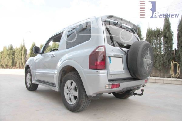 Anhängerkupplung für Mitsubishi Pajero V60 (kurzer Radstand) 2000-2002 Ausf.: starr