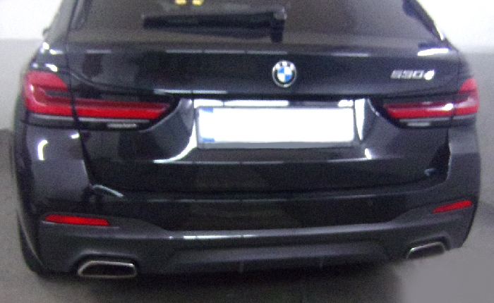 Anhängerkupplung für BMW 5er Touring G31, spez. M- Paket 2017-2024 Ausf.: V-abnehmbar