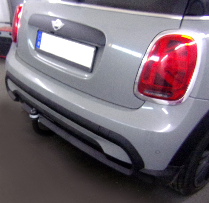 Anhängerkupplung für MINI One, One D, Cooper F56 One nur 3-türig, Fzg. ohne Anhängelastfreigabe, nur für Heckträgerbetrieb 2013- Ausf.: V-abnehmbar