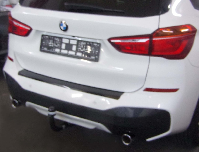 Anhängerkupplung für BMW X1 F48 Geländekombi, spez. M- Paket 2015- Ausf.: V-abnehmbar