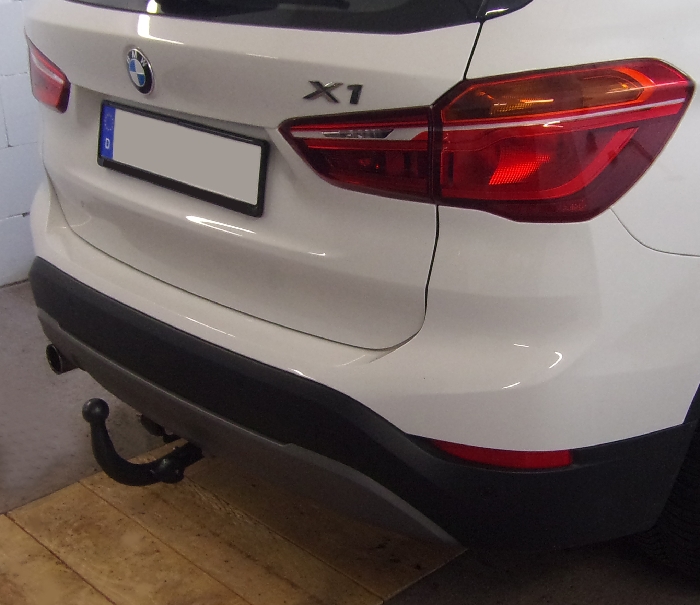 Anhängerkupplung für BMW X1 F48 Geländekombi 2015- Ausf.: S- schwenkbar