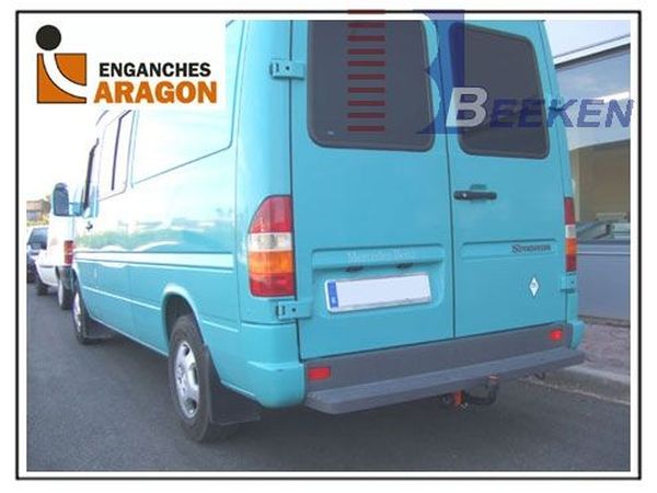 Anhängerkupplung für Mercedes Sprinter Kastenwagen Heckantrieb 208-316, Radstd. 3550 mm, Fzg. mit Trittbrettst. 1995-2000 Ausf.: starr