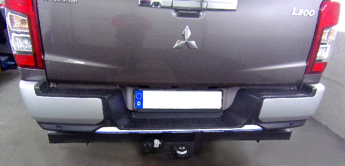 Anhängerkupplung für Mitsubishi L200 Fzg. mit Kunststoff- Stossstange 2015-2019 Ausf.: starr