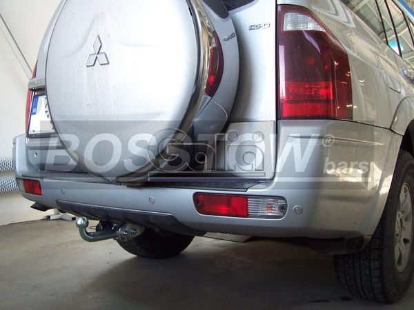 Anhängerkupplung für Mitsubishi Pajero V60 (kurzer Radstand) 2000-2002 Ausf.: starr