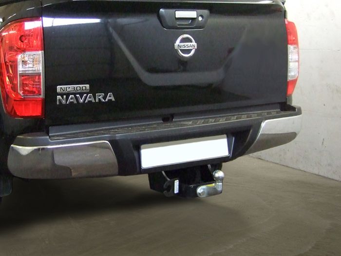 Anhängerkupplung für Nissan Pick-Up NP300 D22 mit Trittstoßstange 2005-2010 Ausf.: starr