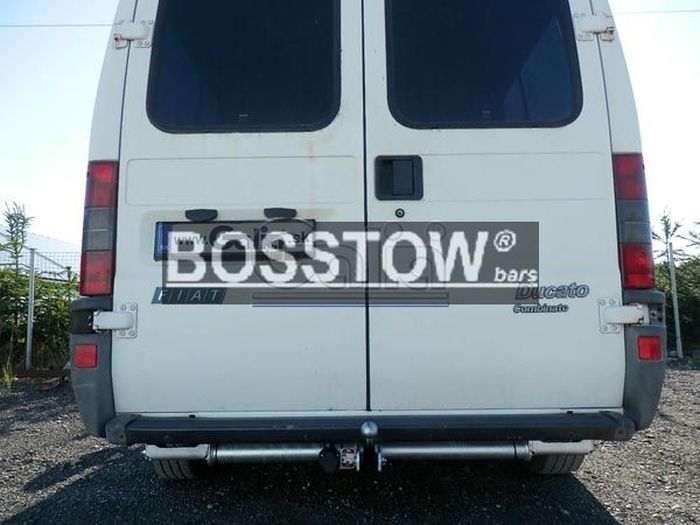 Anhängerkupplung für Peugeot-Boxer Pritsche, 4 WD, Baureihe 2002-2006 starr